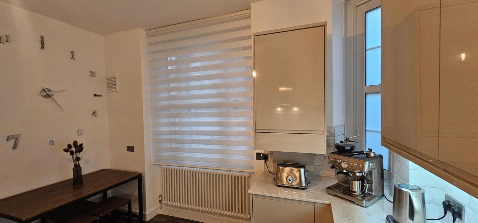 Tower Bridge Spacious King Bedroom With Extra Large Windows London Exterior photo